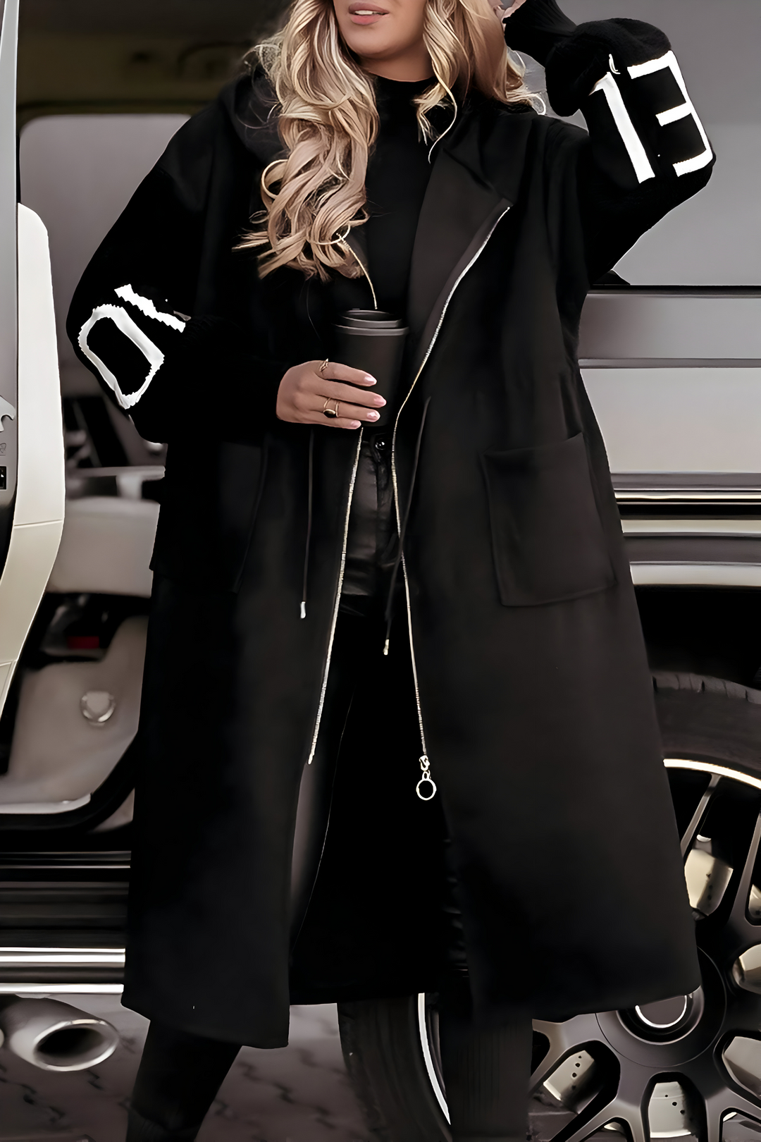 Ilaria | Giacca con Cappuccio e Maniche in Maglia