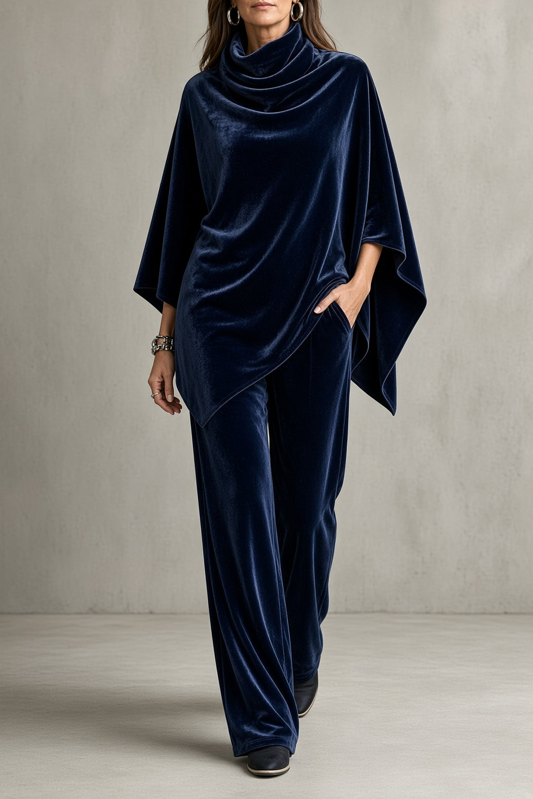 Lavinia | Completo in Velluto con Poncho